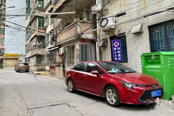 暢通消防通道，守護(hù)群眾安全！湛江坡頭消防聯(lián)合區(qū)交警大隊(duì)開展消防車通道專項(xiàng)整治